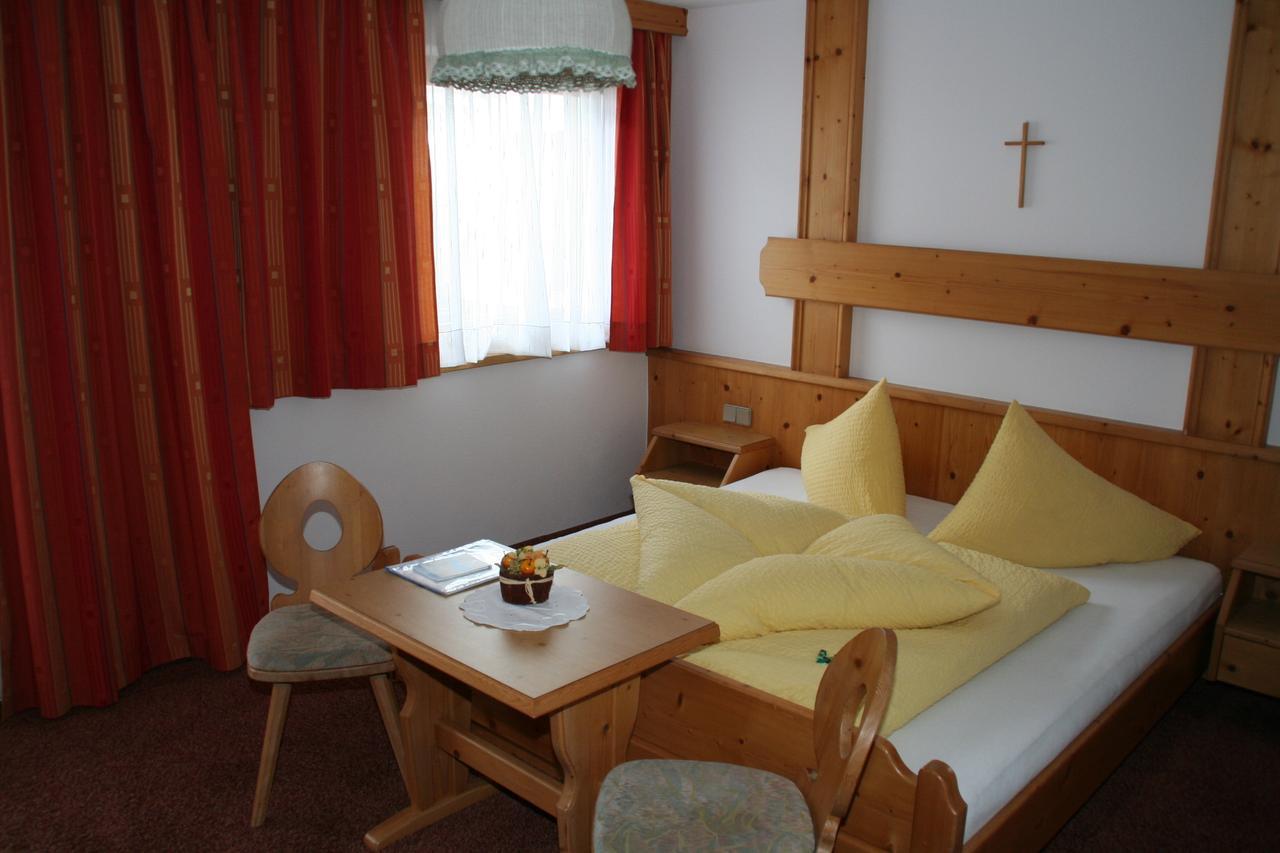 Pension Enzian Niederau Kamer foto