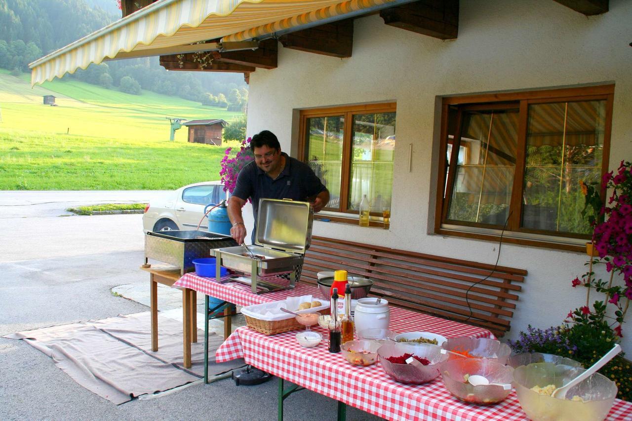 Pension Enzian Niederau Buitenkant foto